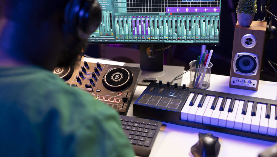 Mezcla en Casa: Trucos Profesionales para un Sonido de Estudio