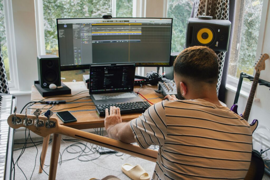 Cómo Crear Mezclas con Profundidad: Reverbs, Delays y Espacios